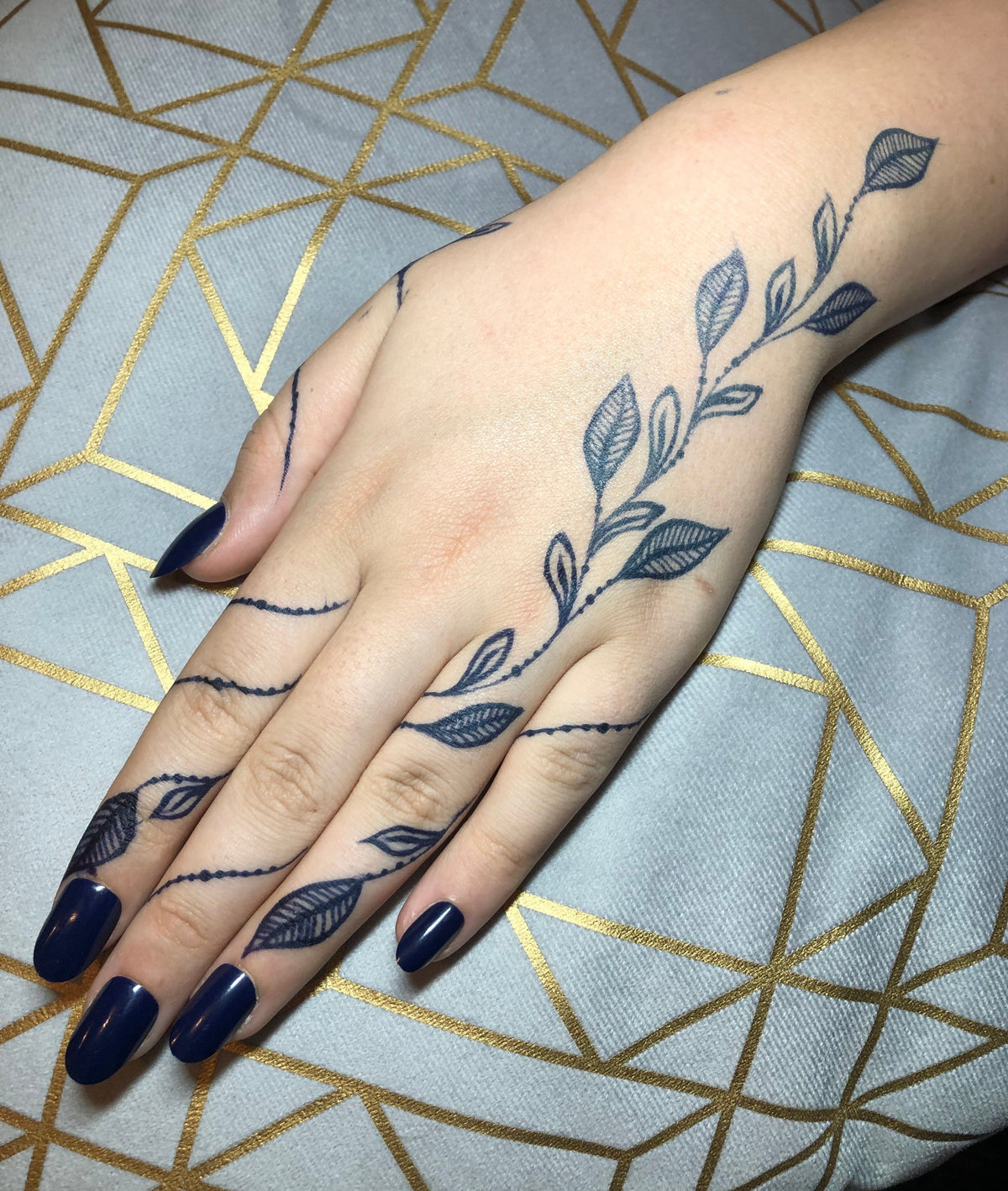 Natural jagua gel cones for deep blue temporary body art